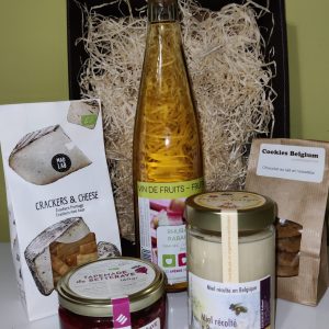 Panier garni Le gourmet - 1 vin de fruits et 4 produits (image non contractuelle)